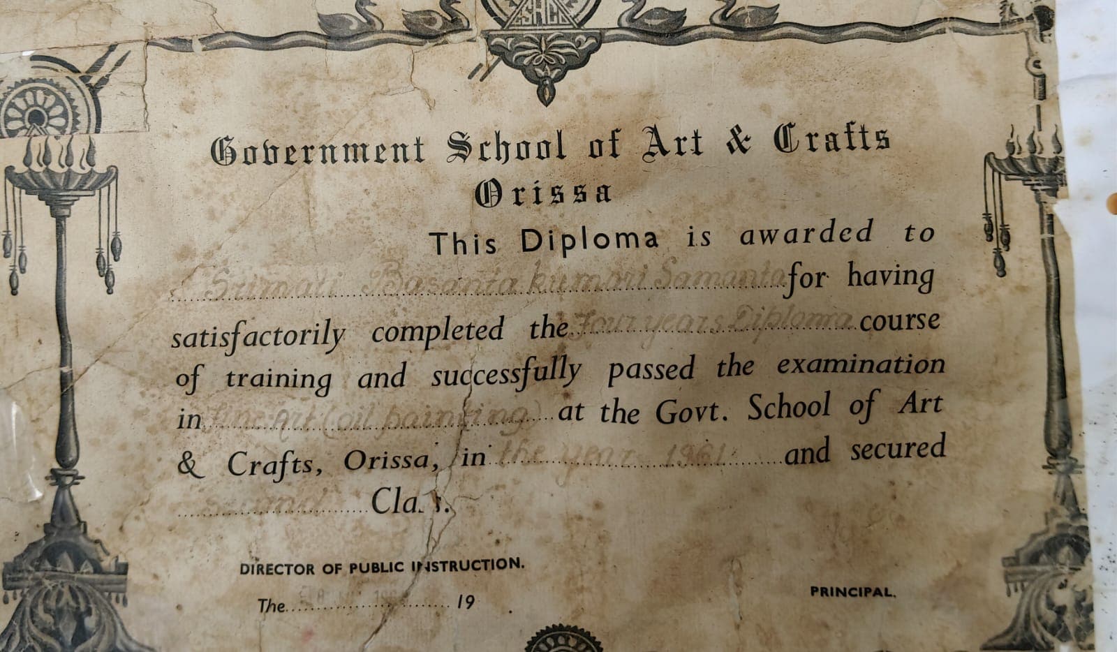 Diploma certificate awarded to Srimati Basanta Kumari Samanta by the Government School of Art & Crafts, Orissa, for completing the four-year diploma course in fine art (oil painting) in 1961